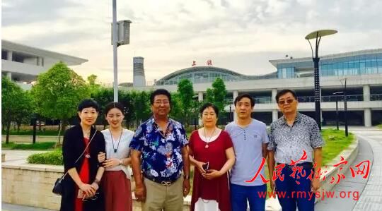 ������ɹ���������ҳ�ϯ��һ��һ·��ũ���Ļ��й������Ĳɷ�