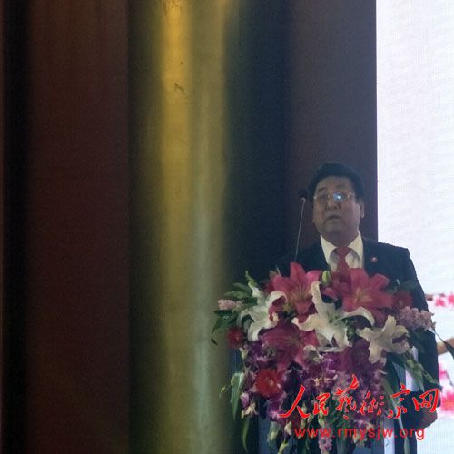 �������й�ũ����ҵ��չ�߷���̳��ӭ���������ҽ������ھ���Ļ