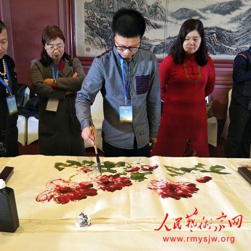 �������й�ũ����ҵ��չ�߷���̳��ӭ���������ҽ������ھ���Ļ