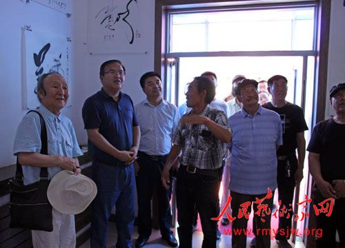 �����ء�����������������鷨չ����³�ذ滭Ժ�ɹ��ٰ�