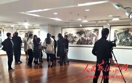 王炼烽山水画展在北京荣宝斋大厦开展 王炼烽山水画展在北京荣宝斋大厦开展