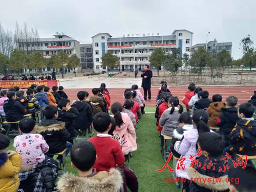 ���������ˡ�������¼��������߽�ɳ�������º�ѧУ