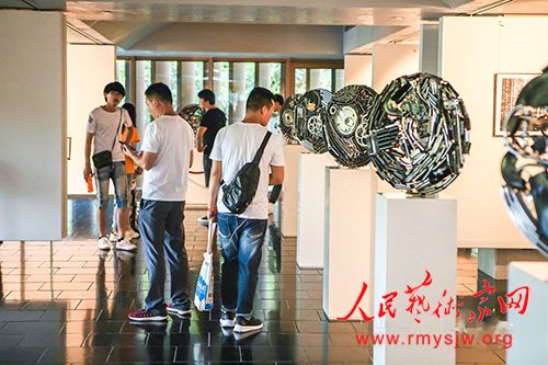 �������߽���������-�������������ڱ������ƿ�Ļ