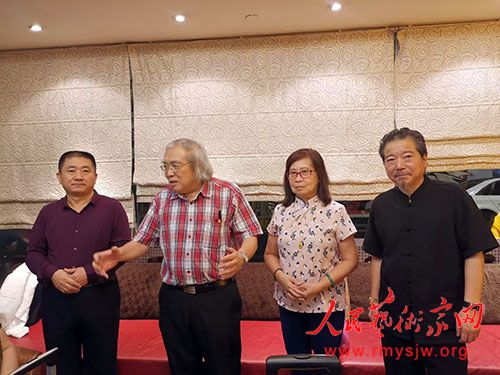 �������º���������45�����黭չ��������