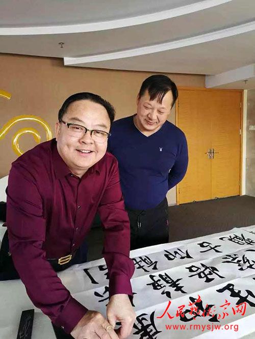 ���¾������ߡ�Ӣ�ۡ����������������ж���֮�������鷨��Ʒ