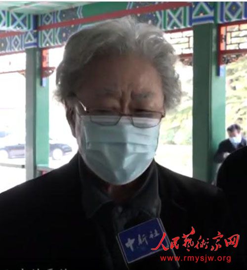 ŷ����ʯ��������ʽ�ڱ����˱�ɽ����