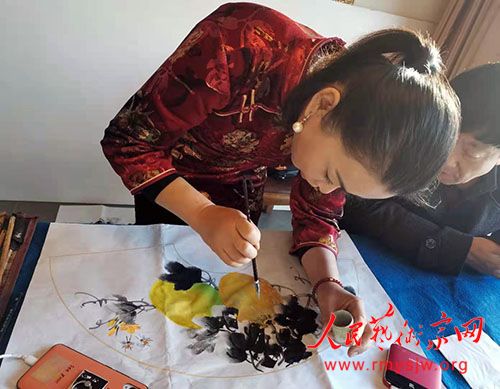 �����������Ҿٰ��黭�Ļ������