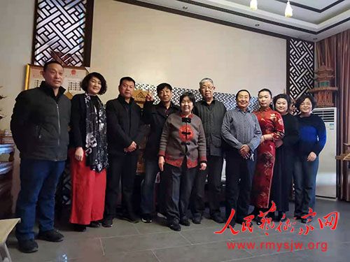 �����������Ҿٰ��黭�Ļ������