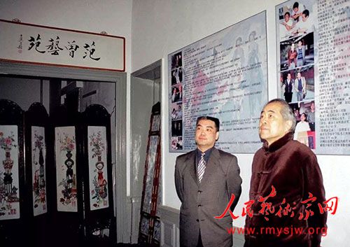 �ֵ�ǫ�����������һ����������Ʒ����