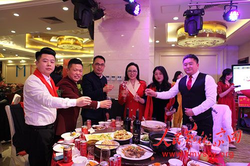 �½���ŵ�Ƴ������л��������������Ʒ�������ھ�Բ���ٰ�