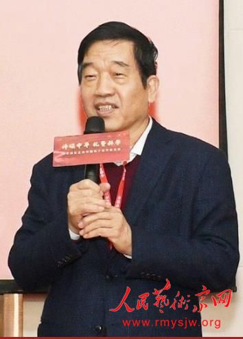 ��ʫ���л� ���޿�ѧ��Ұ��ʫ���߽��й����Ժ�鷨�����ھ�����