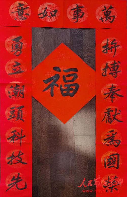 ���в�;���Ļ��͸�ְ��Ⱥ�ڣ������������������