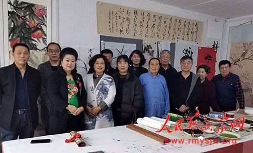 �ȷ��黭�����������������ڹ��ݲ��þٰ�