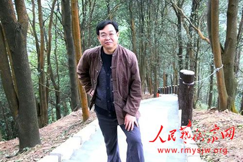 �ƺ���֭ι�����ĵط�������һ���۲��ߵġ���ԭ���족���龴ʫ��