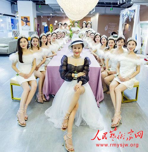 ������Ů��������������鵼ʦ������С��Ůʿ