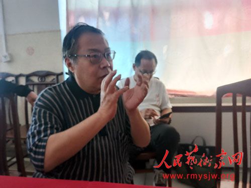 �ܹݳ�ί���ɫ�Ļ�������Ǣ̸�����������������ְ�����ֻ��ھ��ٿ�