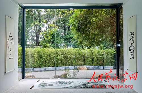 �й������������黭���Ϲ����һ������ȫ��Ѳչ���ݵ���վ��Ļʽ